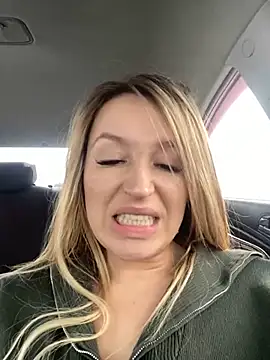 Snapshot of StasyWood chatting on 01/08/25, 04:12 StasyWood online show from 01/08/25, 04:12