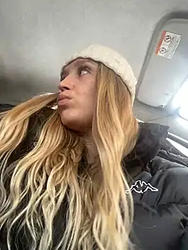 Snapshot of StasyWood chatting on 01/13/25, 07:54 StasyWood online show from 01/13/25, 07:54