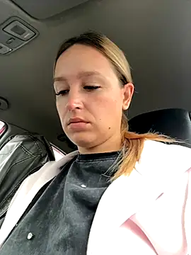 Snapshot of StasyWood chatting on 09/21/25, 01:29 StasyWood online show from 09/21/25, 01:29