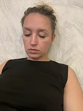 Snapshot of StasyWood chatting on 02/12/26, 01:44 StasyWood online show from 02/12/26, 01:44