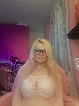 Snapshot of Angeldevilus chatting on 02/10/25, 11:13 Angeldevilus online show from 02/10/25, 11:13