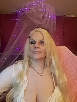 Snapshot of Angeldevilus chatting on 05/09/26, 12:05 Angeldevilus online show from 05/09/26, 12:05