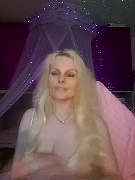 Snapshot of Angeldevilus chatting on 06/16/26, 11:18 Angeldevilus online show from 06/16/26, 11:18