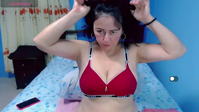 Snapshot of Lily_Benet1 chatting on 05/07/26, 03:01 Lily Benet1 online show from 05/07/26, 03:01