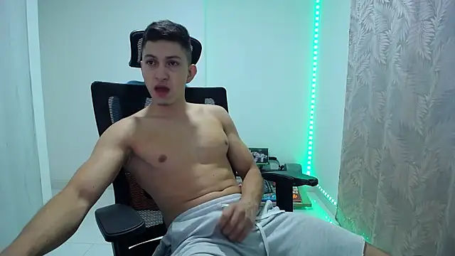 Snapshot of Iam_yourbabyprincess_XD chatting on 12/13/24, 07:36 Iam yourbabyprincess XD online show from 12/13/24, 07:36