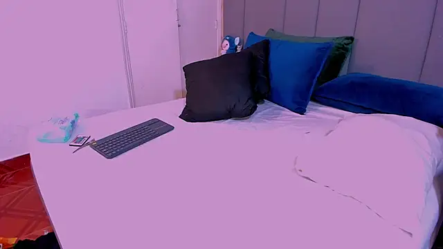 JulianaMiller online show from 12/28/24, 03:58