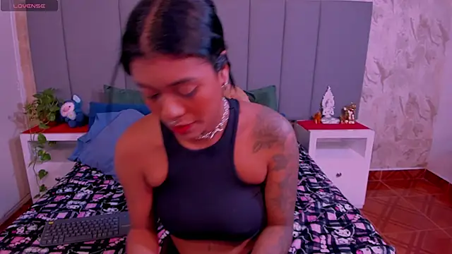 JulianaMiller online show from 01/27/25, 02:20