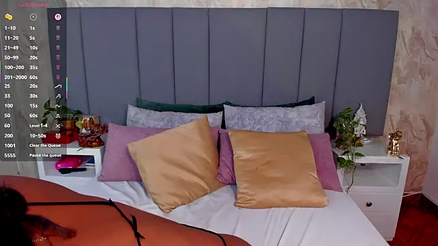 JulianaMiller online show from 09/29/25, 01:44