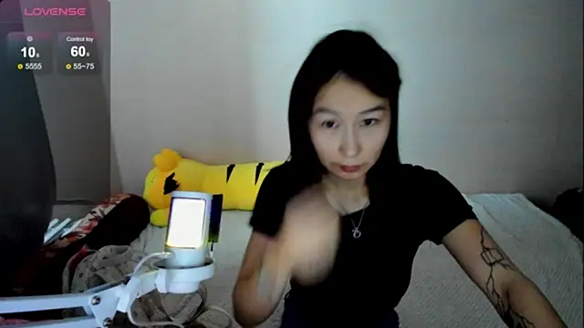 SaraXray online show from 11/13/25, 02:32