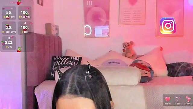 Snapshot of Hinataw33d01 chatting on 11/23/25, 03:28 Hinataw33d01 online show from 11/23/25, 03:28