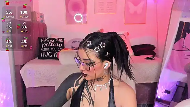 Snapshot of Hinataw33d01 chatting on 11/27/25, 01:51 Hinataw33d01 online show from 11/27/25, 01:51