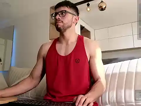 Phantom Bigger1 online show from 12/15/25, 01:26