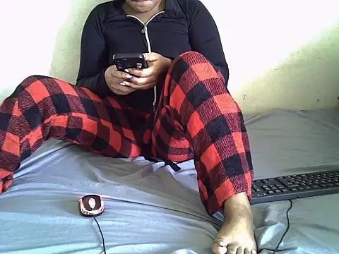 Snapshot of Crystal__Gee chatting on 07/16/26, 08:42 Crystal Gee online show from 07/16/26, 08:42