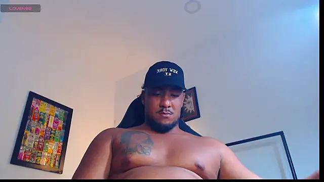 Snapshot of yosoy_enzo2020 chatting on 03/28/26, 04:01 yosoy enzo2020 online show from 03/28/26, 04:01