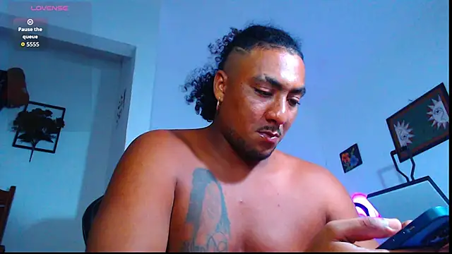 Snapshot of yosoy_enzo2020 chatting on 04/15/26, 03:46 yosoy enzo2020 online show from 04/15/26, 03:46
