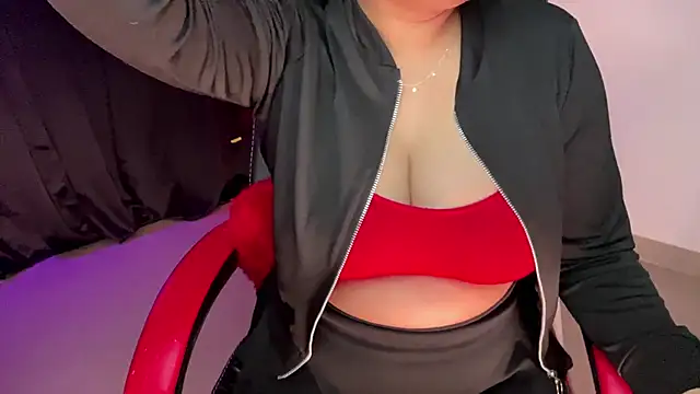 Snapshot of tigress_kashish chatting on 02/20/25, 04:36 tigress kashish online show from 02/20/25, 04:36