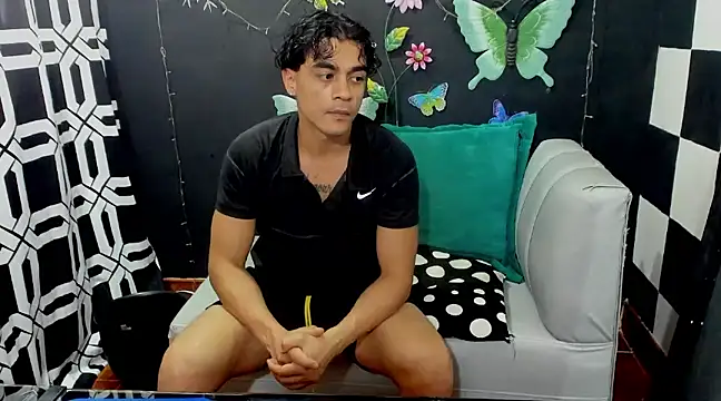 Snapshot of Brunocuttie94 chatting on 01/29/25, 06:28 Brunocuttie94 online show from 01/29/25, 06:28