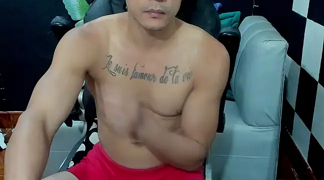 Snapshot of Brunocuttie94 chatting on 02/13/25, 04:39 Brunocuttie94 online show from 02/13/25, 04:39