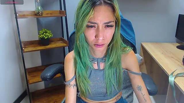 Erika Stevens online show from 11/08/25, 12:11