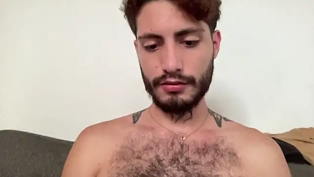 Snapshot of axel_giracr chatting on 01/11/25, 04:46 axel giracr online show from 01/11/25, 04:46