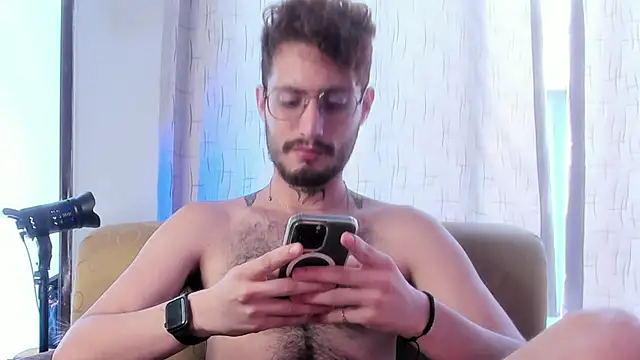 Snapshot of axel_giracr chatting on 02/08/25, 06:55 axel giracr online show from 02/08/25, 06:55