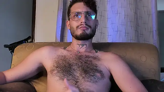 Snapshot of axel_giracr chatting on 03/05/25, 10:54 axel giracr online show from 03/05/25, 10:54