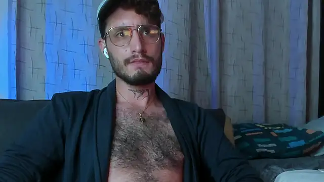 Snapshot of axel_giracr chatting on 03/20/25, 12:51 axel giracr online show from 03/20/25, 12:51