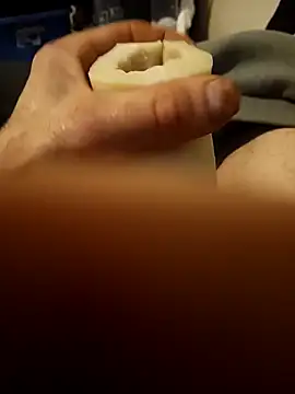 Snapshot of Sluckkkbigdk chatting on 11/17/25, 01:39 Sluckkkbigdk online show from 11/17/25, 01:39