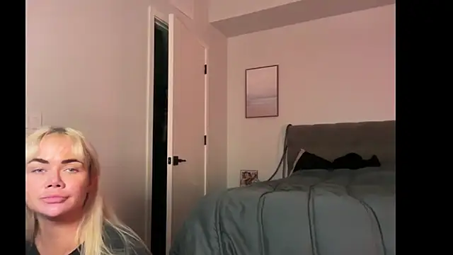 Snapshot of ElenaErickson chatting on 01/07/26, 04:48 ElenaErickson online show from 01/07/26, 04:48