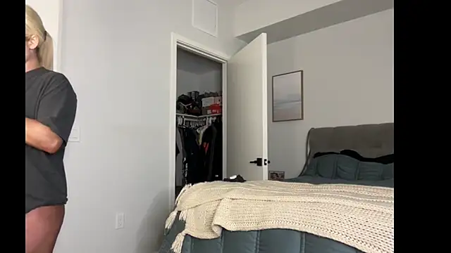 Snapshot of ElenaErickson chatting on 01/12/26, 02:28 ElenaErickson online show from 01/12/26, 02:28