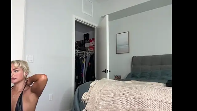 Snapshot of ElenaErickson chatting on 02/16/26, 07:54 ElenaErickson online show from 02/16/26, 07:54