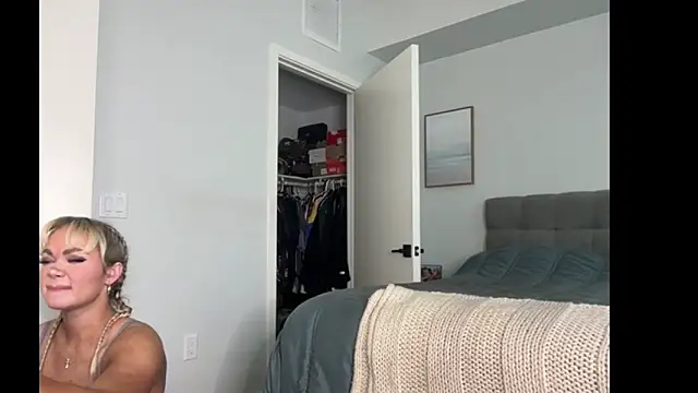 Snapshot of ElenaErickson chatting on 03/16/26, 07:18 ElenaErickson online show from 03/16/26, 07:18