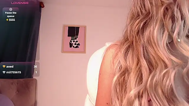 Snapshot of Marian_se chatting on 03/07/25, 12:04 Marian se online show from 03/07/25, 12:04