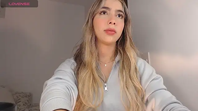 Snapshot of Marian_se chatting on 10/27/25, 03:32 Marian se online show from 10/27/25, 03:32