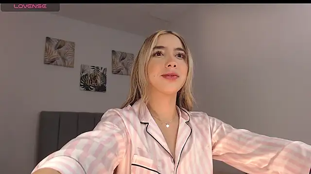 Snapshot of Marian_se chatting on 03/22/26, 02:15 Marian se online show from 03/22/26, 02:15