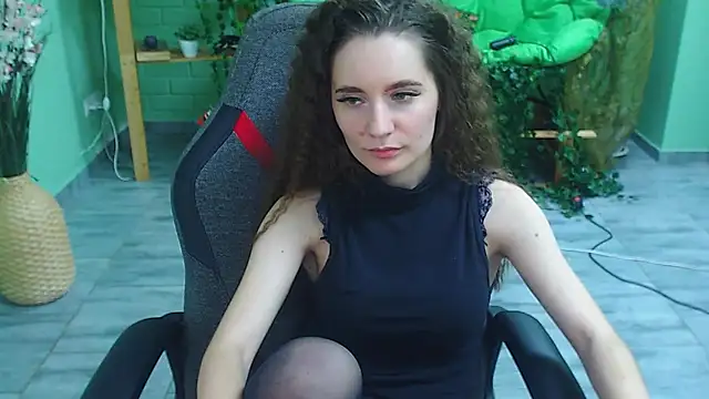 Snapshot of Miss_Barbara_ chatting on 02/01/25, 12:51 Miss Barbara online show from 02/01/25, 12:51