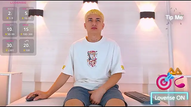 Snapshot of jeic_18 chatting on 09/22/25, 11:12 jeic 18 online show from 09/22/25, 11:12