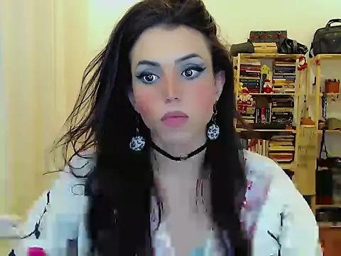 Snapshot of Sophie_Fantasys chatting on 11/23/25, 05:46 Sophie Fantasys online show from 11/23/25, 05:46