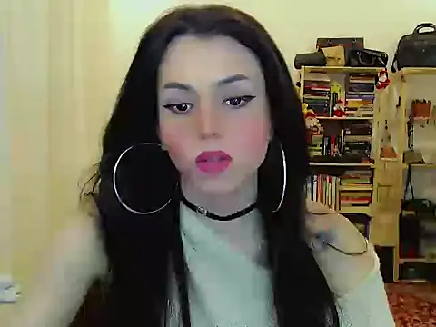 Snapshot of Sophie_Fantasys chatting on 11/25/25, 07:25 Sophie Fantasys online show from 11/25/25, 07:25