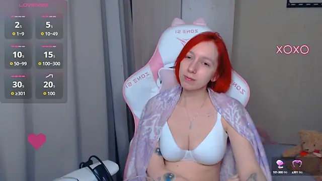 Snapshot of LeahGottty chatting on 10/09/25, 01:25 LeahGottty online show from 10/09/25, 01:25