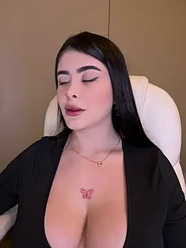 Snapshot of misslollipop04 chatting on 01/14/26, 03:34 misslollipop04 online show from 01/14/26, 03:34