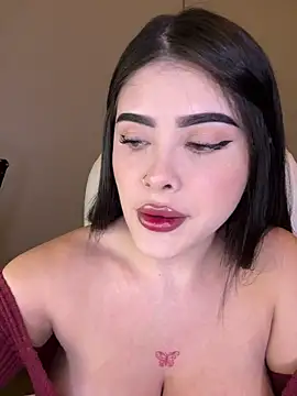 Snapshot of misslollipop04 chatting on 01/16/26, 03:54 misslollipop04 online show from 01/16/26, 03:54