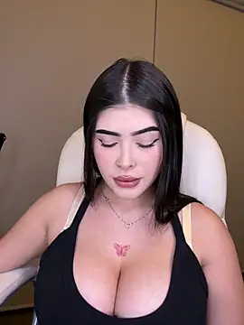 Snapshot of misslollipop04 chatting on 02/05/26, 07:35 misslollipop04 online show from 02/05/26, 07:35