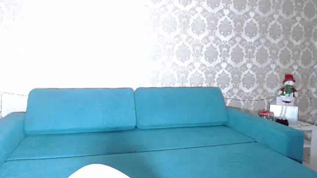 Snapshot of Louise_Lavender chatting on 12/28/24, 10:36 Louise Lavender online show from 12/28/24, 10:36