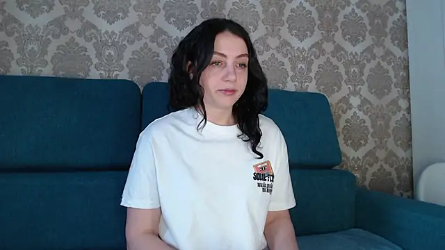 Snapshot of Louise_Lavender chatting on 03/02/25, 05:44 Louise Lavender online show from 03/02/25, 05:44