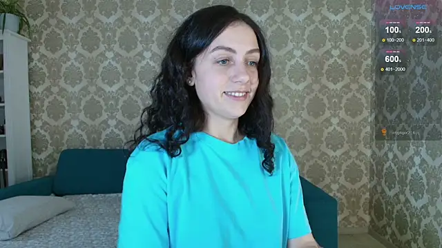 Snapshot of Louise_Lavender chatting on 10/08/25, 10:13 Louise Lavender online show from 10/08/25, 10:13