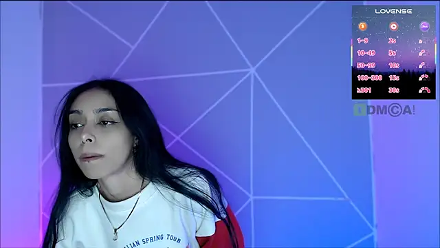 Snapshot of lilylouisee chatting on 06/18/26, 12:33 lilylouisee online show from 06/18/26, 12:33