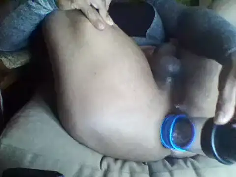 Snapshot of SissyChulo chatting on 04/20/26, 10:40 SissyChulo online show from 04/20/26, 10:40