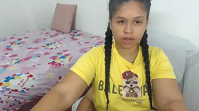Hazel donna online show from 05/12/26, 02:30