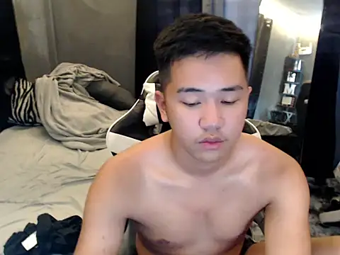 xgregor07 online show from 10/27/25, 07:34